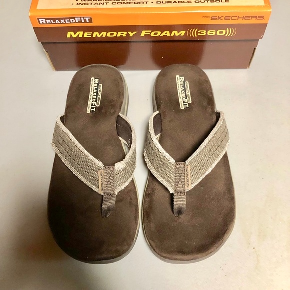 sketchers men flip flops
